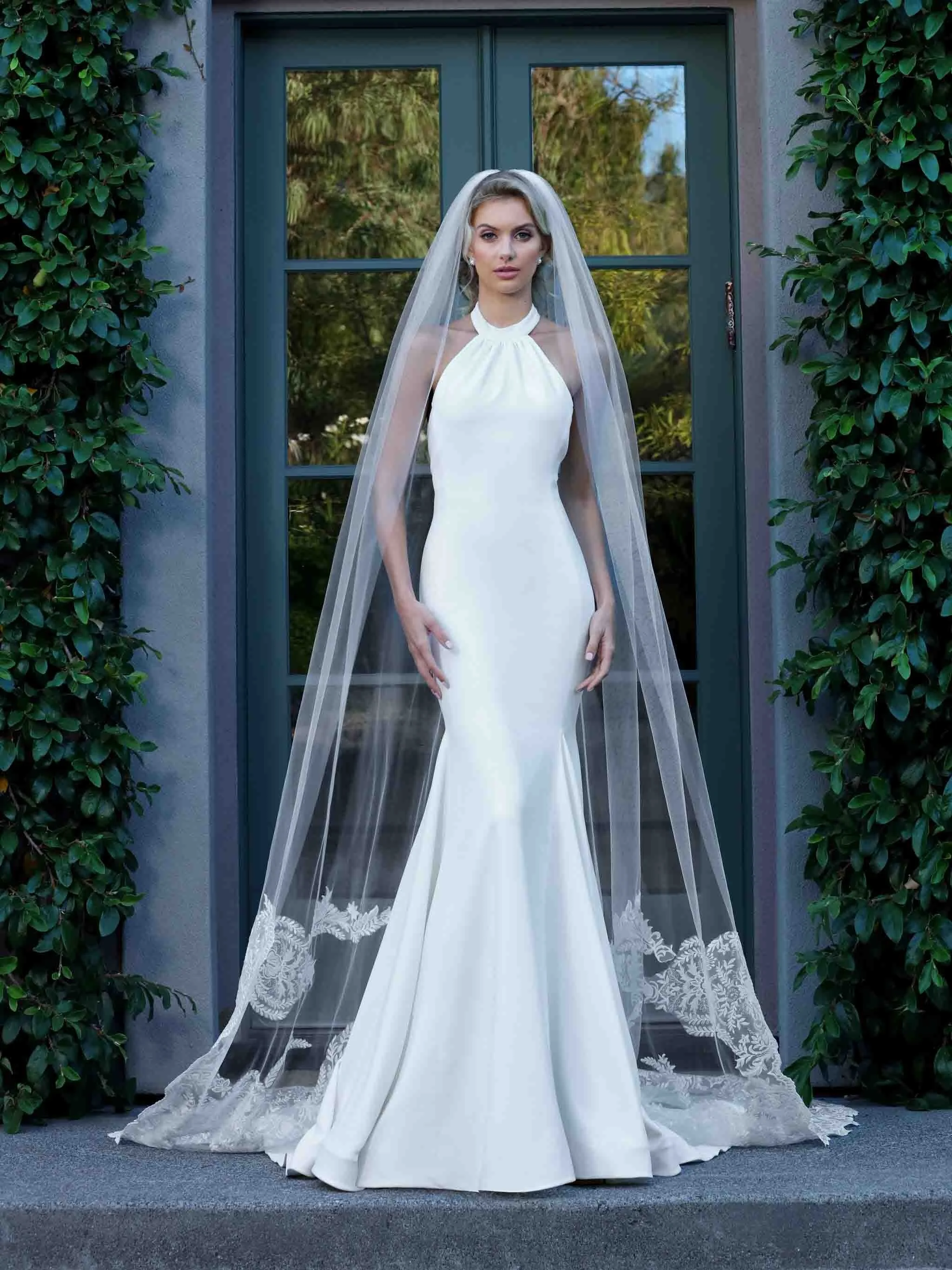 Veil vs. No Veil: Pros &amp; Cons