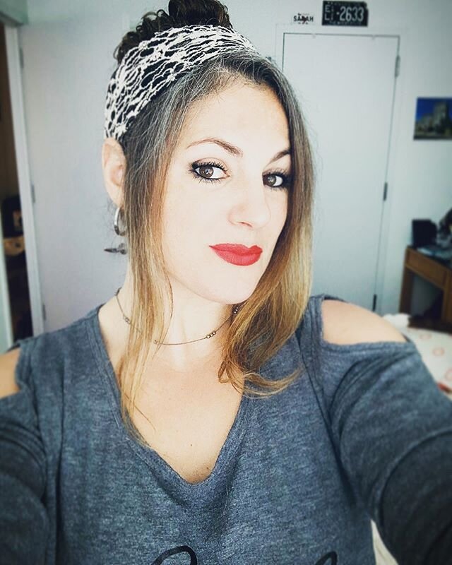 Beauty is in the eye of the beholder 😻 Tryin new Quarantine hair tricks 💋 Happy Tuesday Beauties! 🤟 As @officialqueenmusic  would say, &ldquo;keep yourself alive&rdquo;! #musician #hairstyles #headband #redlips #redlipstick #quarantinehair #tuesda