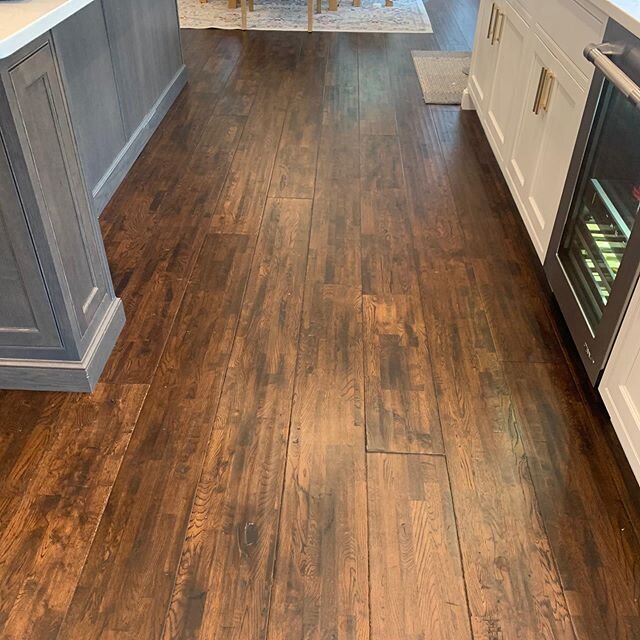 Solid hardwood. Timeless...................remodel that makes sense. Come in today see what we can offer you!
.
.
.
.
.
.
.

#hardwoodfloors #flooring #hardwood #solid #floor #oak #rustic #installation #improvment #lifestyleflooring #remodel #homeown