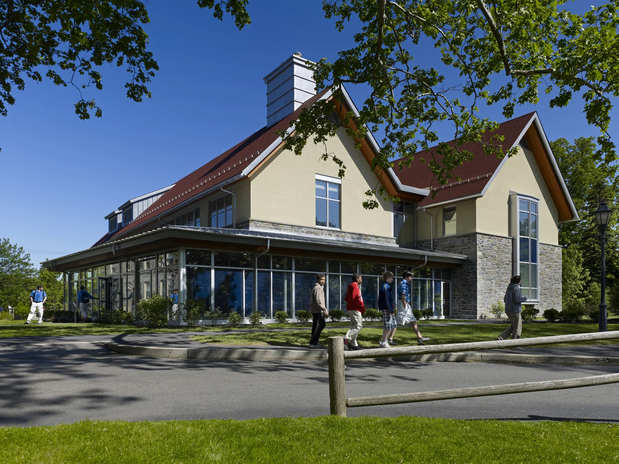 Chestnut_Hill_bldg.jpg