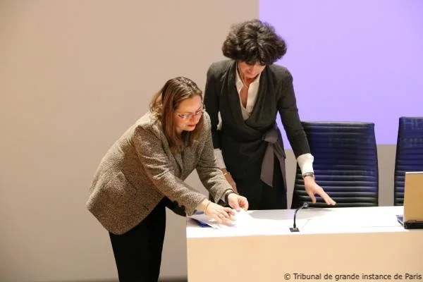 signature.jpg