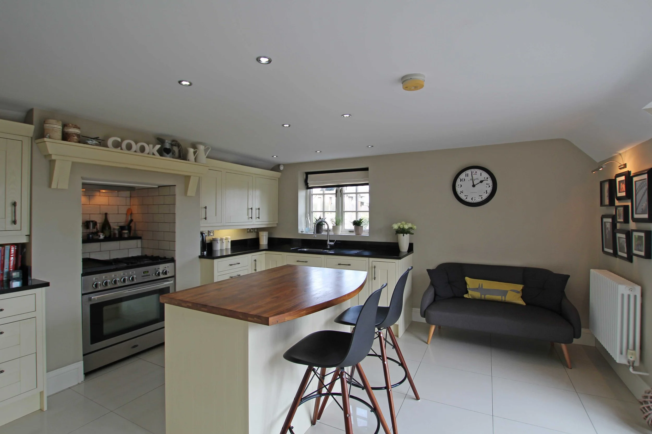 Kitchen3.jpg