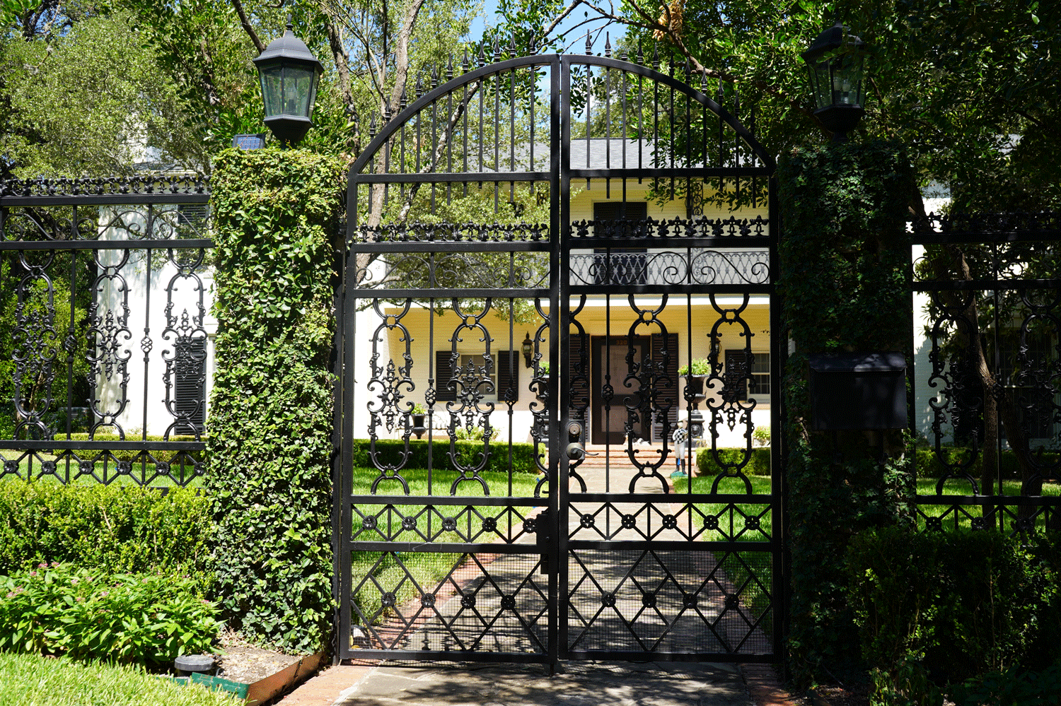 320 Paseo Encinal Street