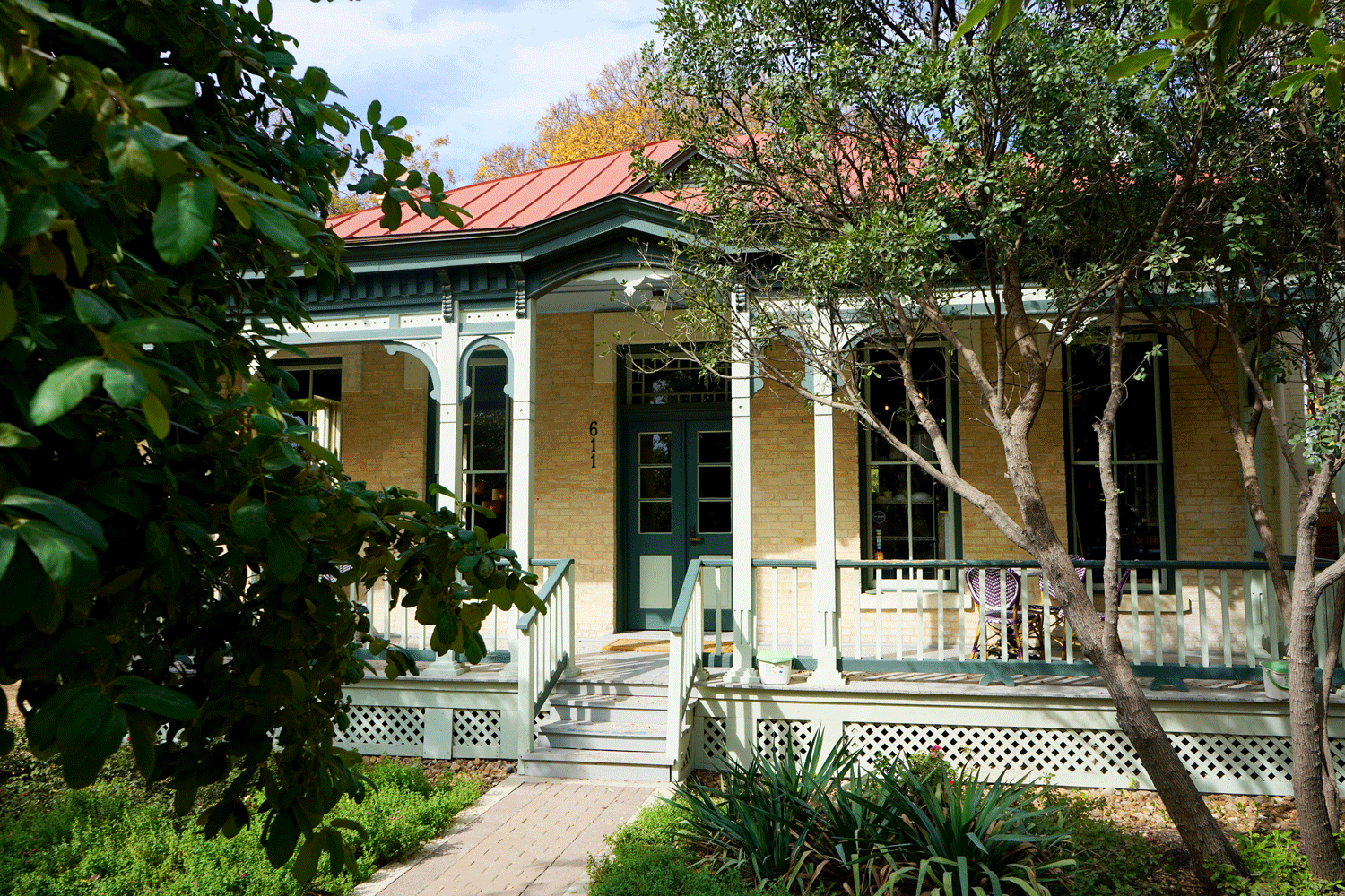 611 West Cesar Chavez Boulevard