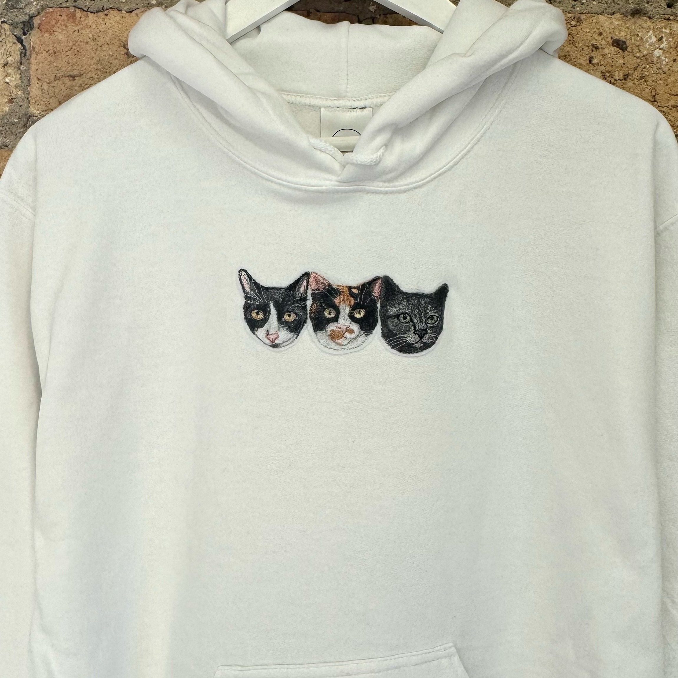 🐈&zwj;⬛🐈🐈&zwj;⬛

What a week! I&rsquo;m super excited for a weekend off because it&rsquo;s been pretty intense here at Stitched by Alan HQ! But thanks for keeping me busy!

Here is a cute little triple hoodie with three cats on, super cute and sta
