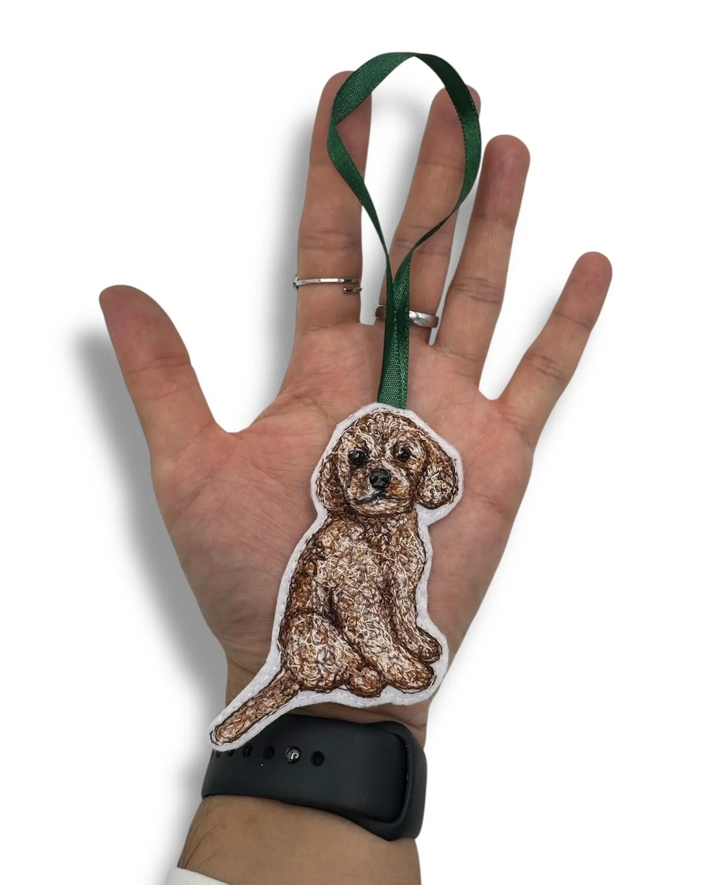 It&rsquo;s slowly creeping up on us&hellip; 🎄

A little selection of decorations from the past few weeks, still lots to sew! I really love sewing these! ✨

Still plenty of time to order, currently on a 3-4 week completion for orders, so it&rsquo;ll 