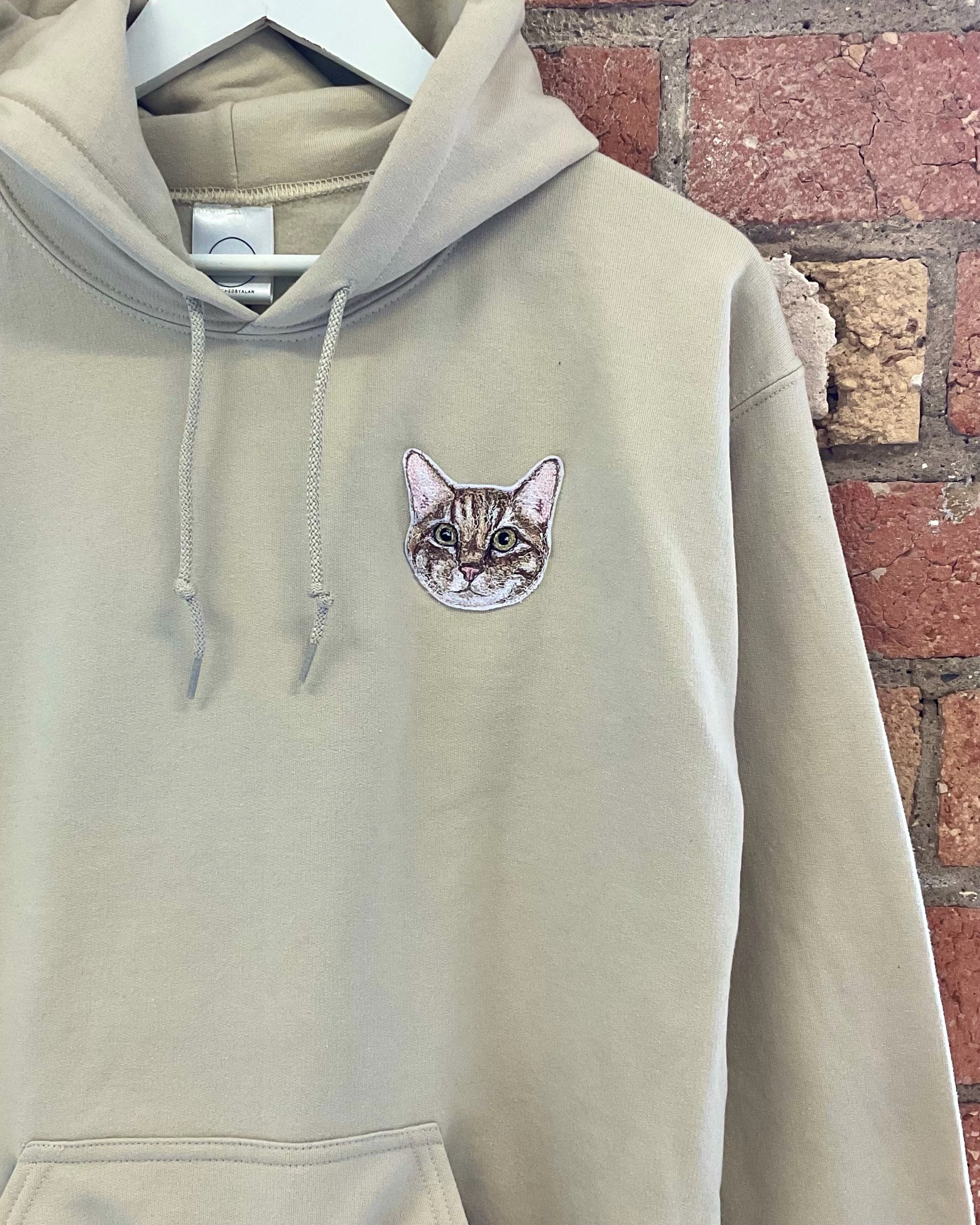 Custom Embroidered Pet Hoodie/Sweater