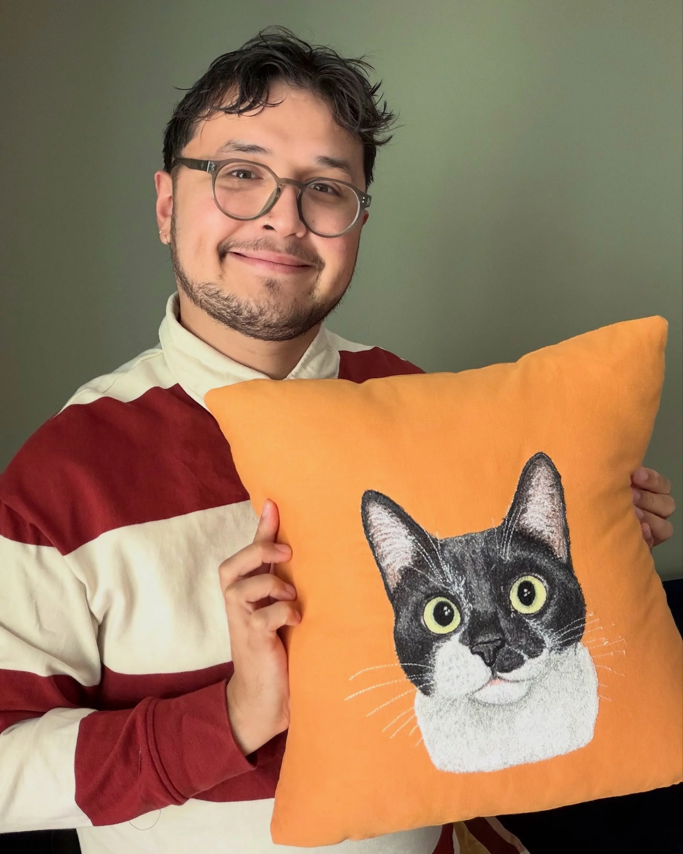 Look how cute! 🧡

I&rsquo;ve been needing to sew a sample of a cushion for markets for ages so finally found the time. My lovely friend Annie had this stunning cat which I knew would be perfect! 🪡🧵😺

So happy with how it turned out and I can&rsqu