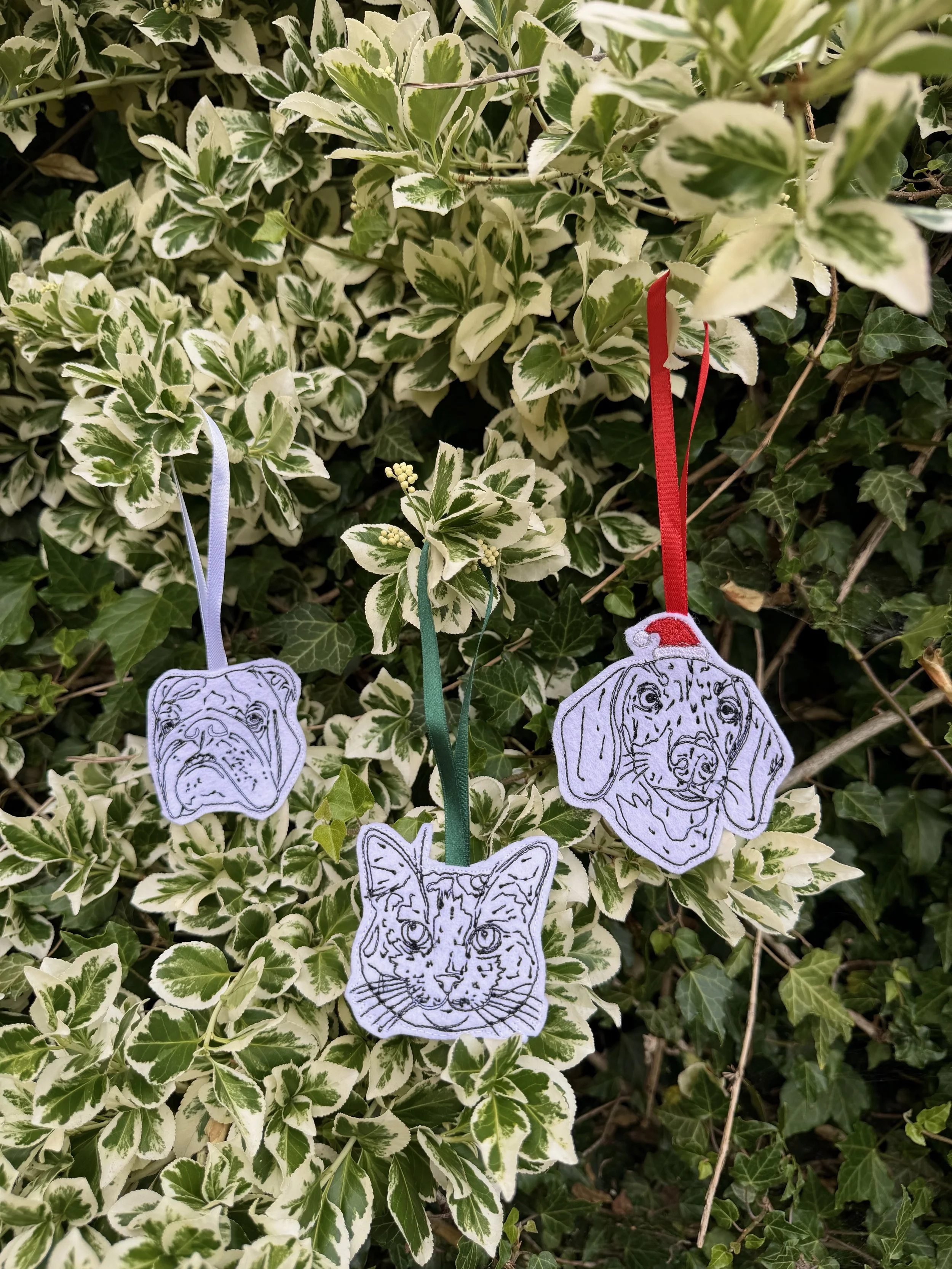 DIGITAL EMBROIDERED Pet Line Drawing Christmas Tree Decoration