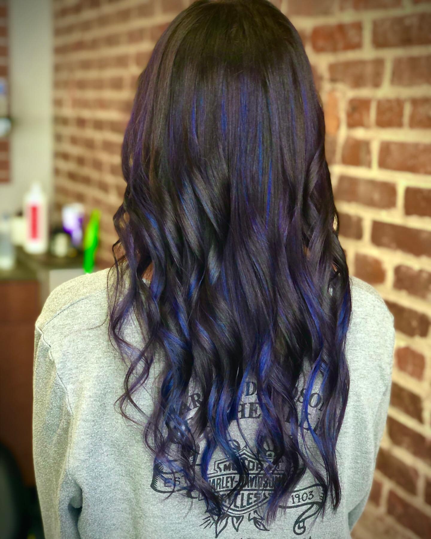 So in love with this color I did using @joicointensity and @pulpriothair reminds me of blue waves 🌊