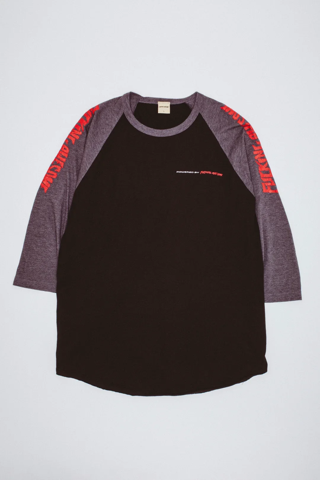 2025_FA_JasonBorosky_GraphicDetail_Tees_PoweredByFARaglanJersey_Grey_Front.webp
