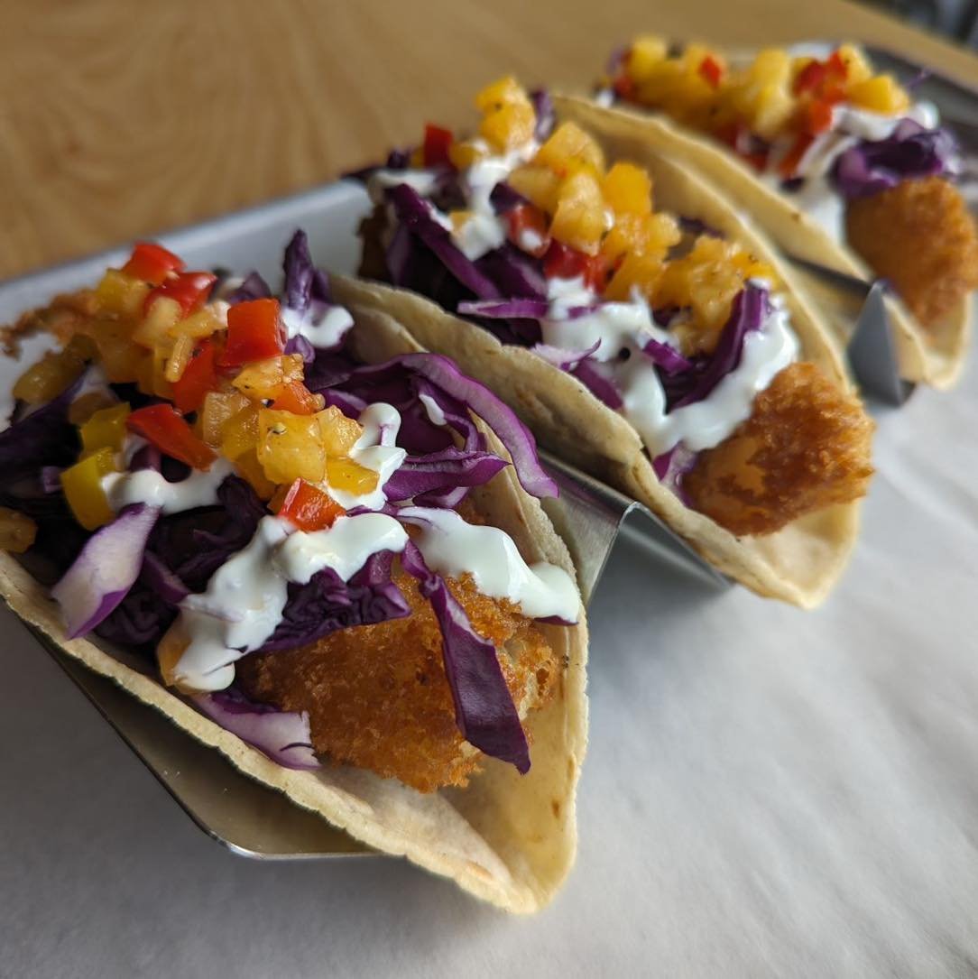 FRIDAY (4/26) SMOKEHOUSE SPECIAL 
ALL DAY UNTIL WE SELL OUT- - - Fried cod tacos, smoked bell pepper and pineapple salsa, lemon crema, red cabbage
DINNER- - -  Roasted garlic Prime Rib, horseradish cream, au jus

#smokemeateveryday #weeklyspecials #A