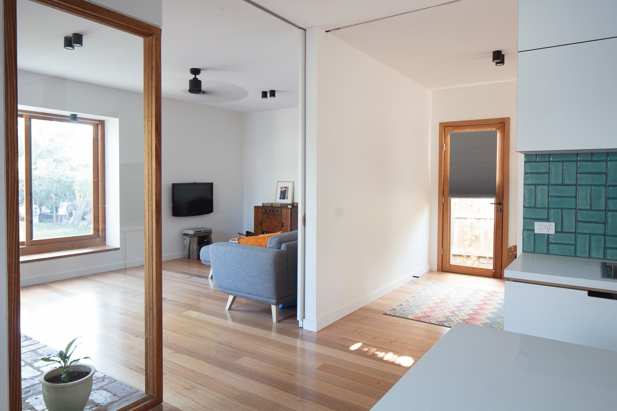 sliding door gif.gif