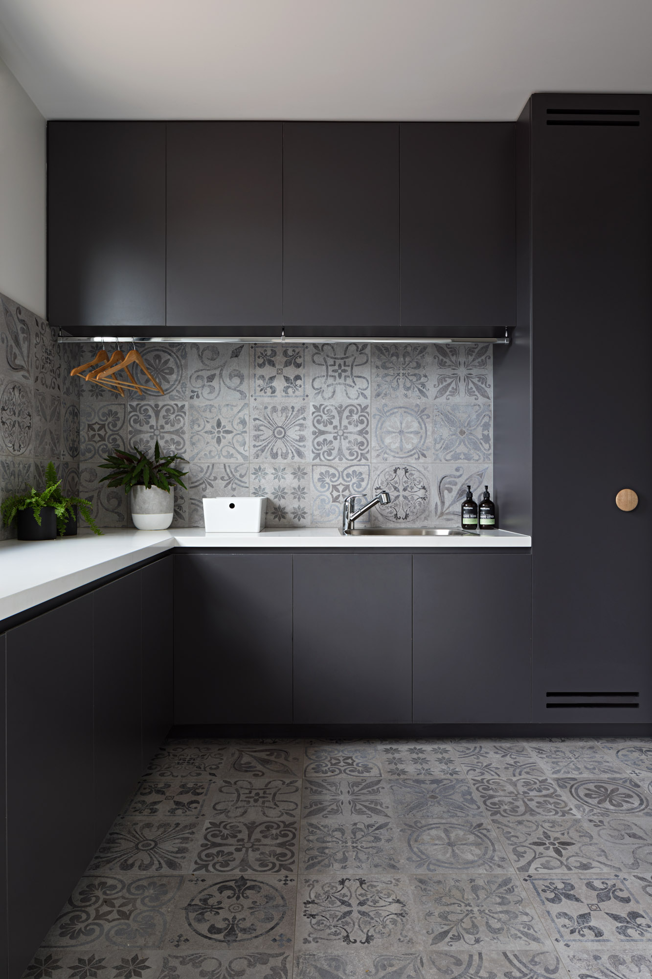 Inbetween Architecture_Ruffey Lake_©TatjanaPlitt_57A2050.jpg