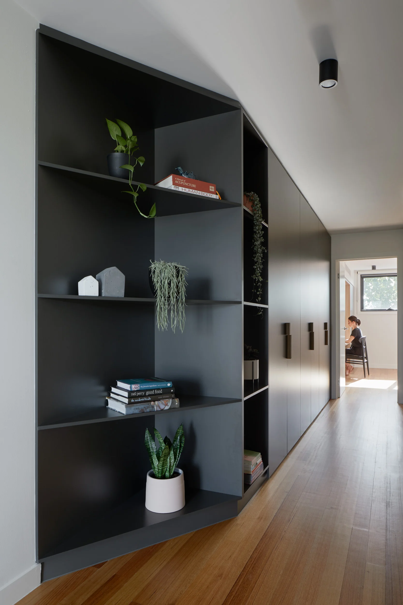 In Between Architecture_Watts St_©Tatjana Plitt771.jpg