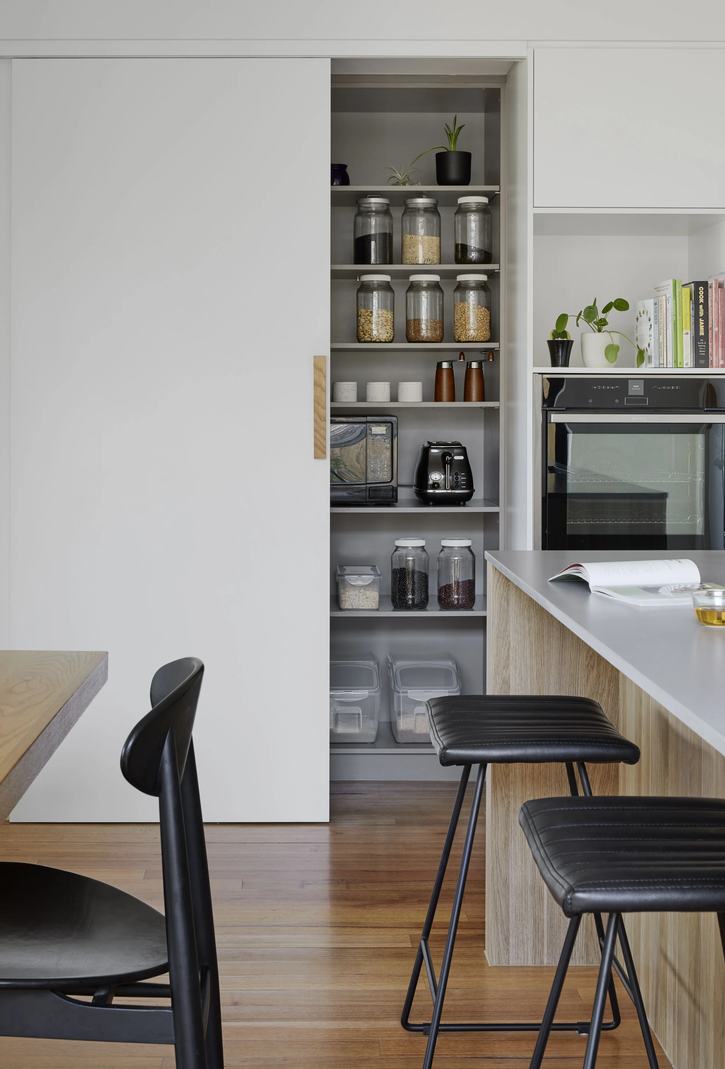 In Between Architecture_Watts St_©Tatjana Plitt488.jpg