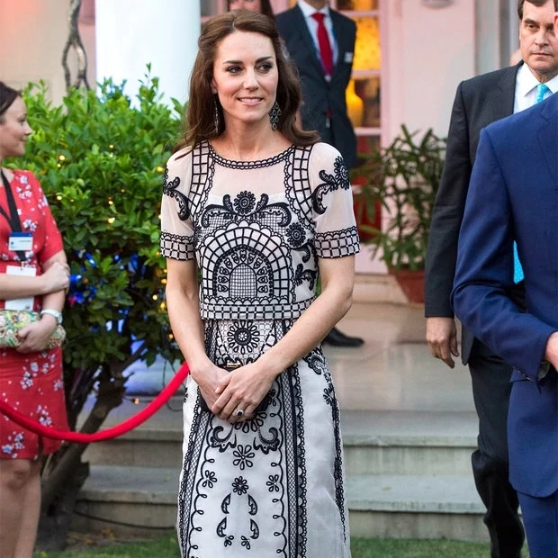 What should I wear to a Scottish Rite officers installation? This is a more conservative event so is the dress code different than any other graduation ceremony? 