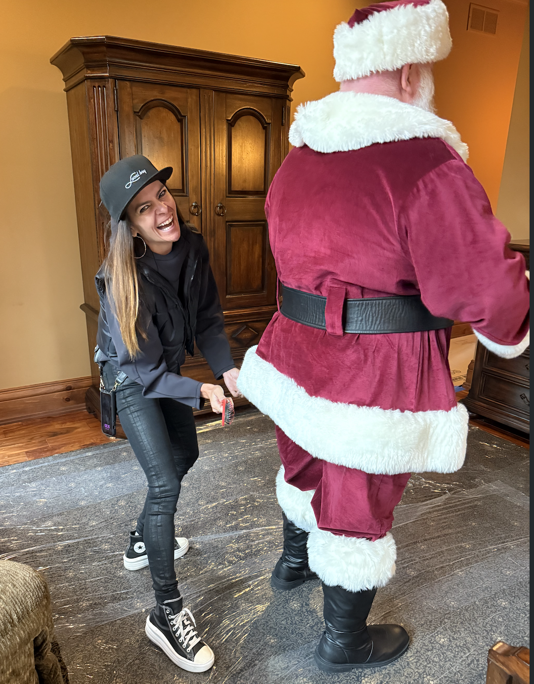 Grooming Santas costume 