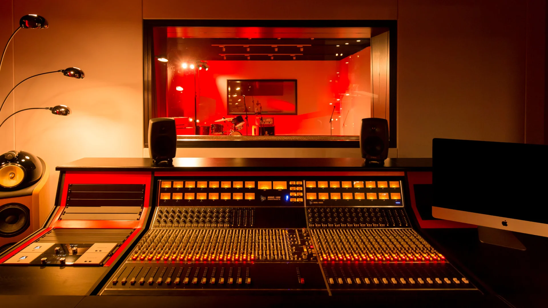 Abbey Road Institute5.jpg