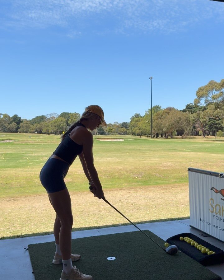 Then and now&hellip;. 7 weeks of progress ⛳️ 
7 weeks of consistent lessons and practice at @royalmelbournegolfclub and dedication to strength training and mobility work following my 12 Week Exercise Program for Golfers.

There&rsquo;s a lot more wor