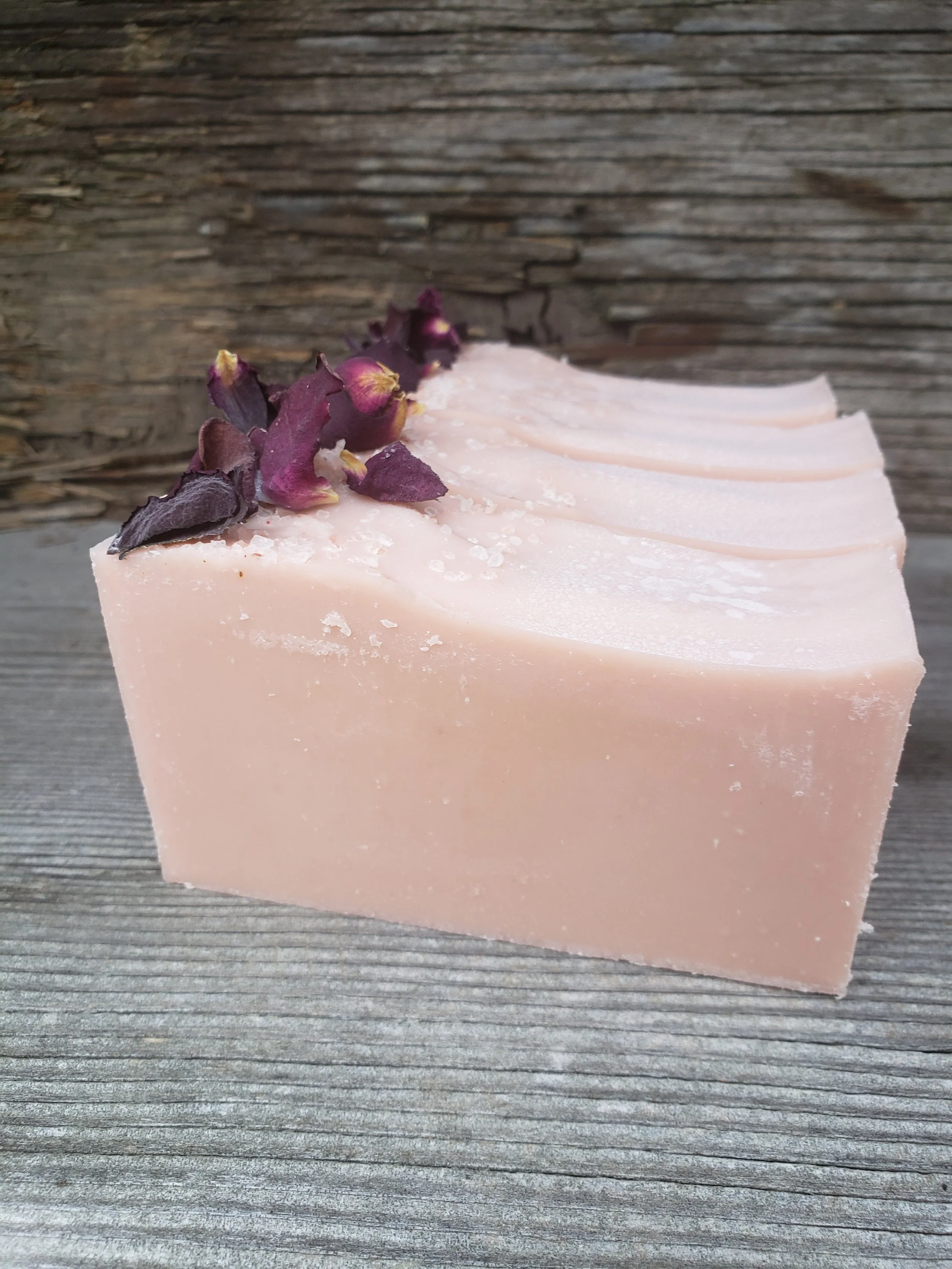 Cardamom & Rose Geranium: a study in botanical beauty