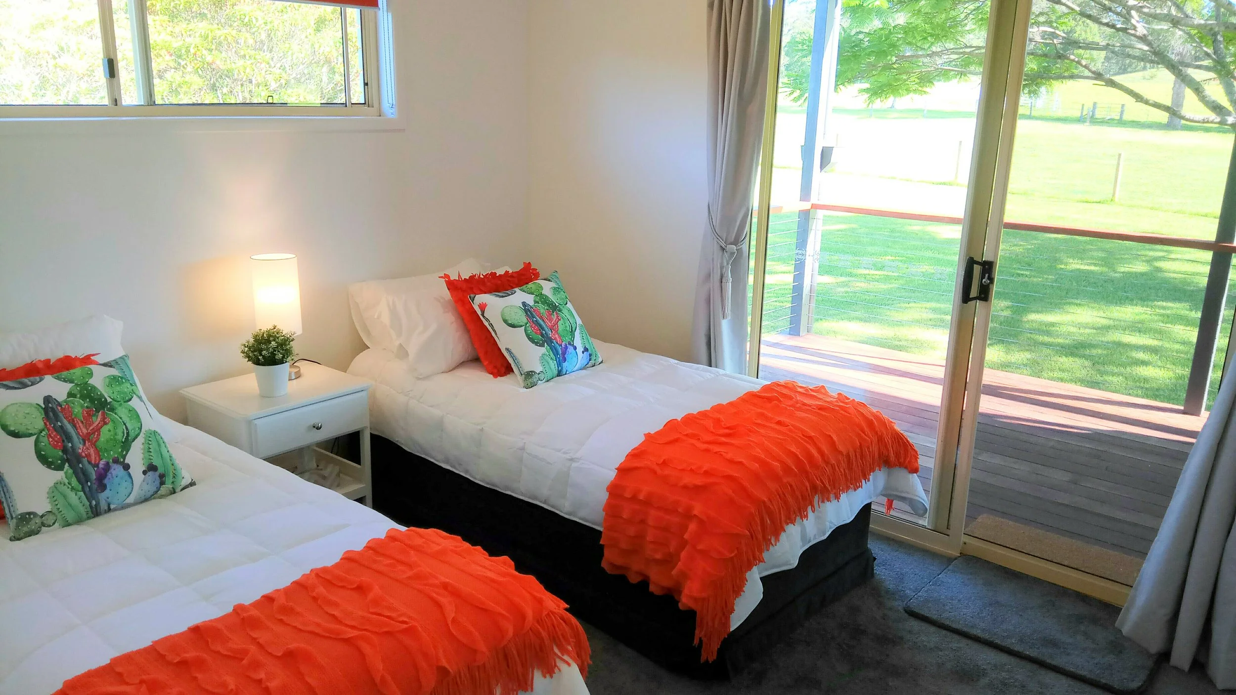 Poinciana+room+with+twin+beds.jpg