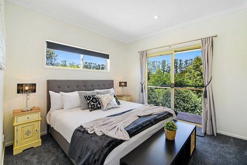 Spa+room+King+bed.jpg