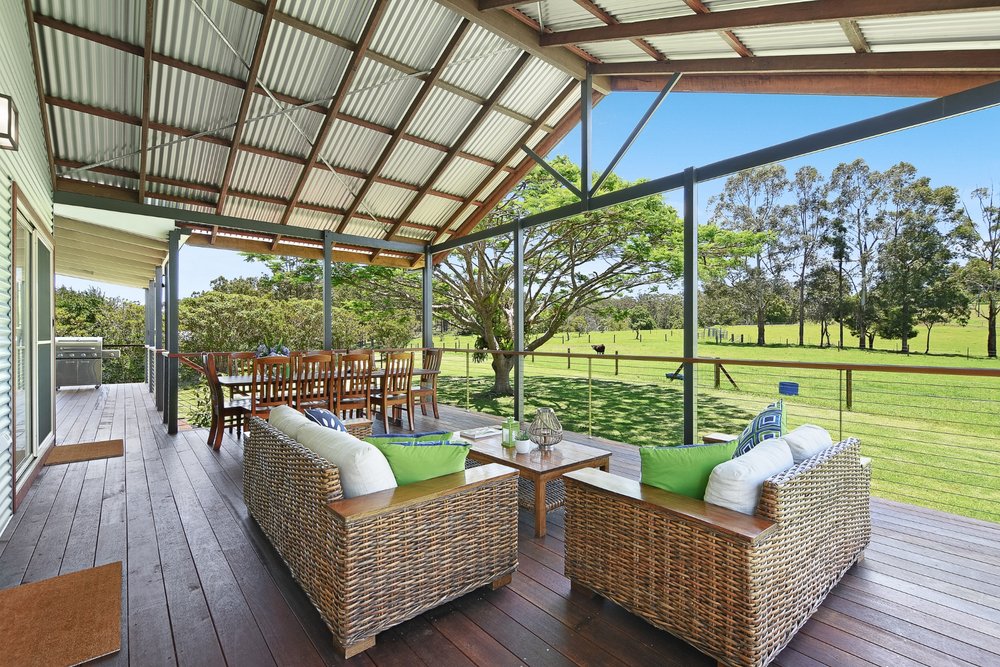 Spacious+deck+with+lovely+outlook.jpg