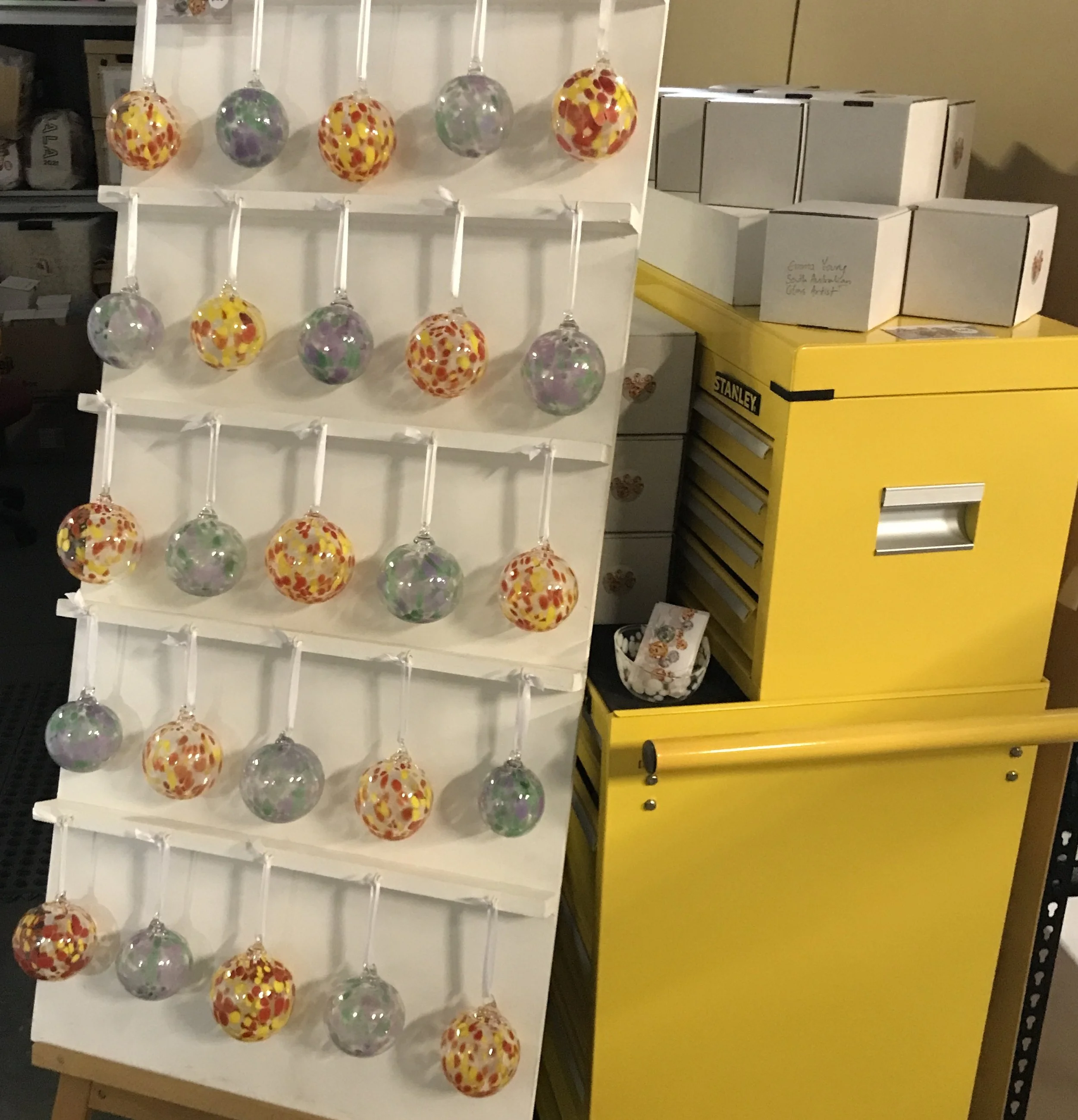 202212 Aussie Flora Baubles hanging.JPG