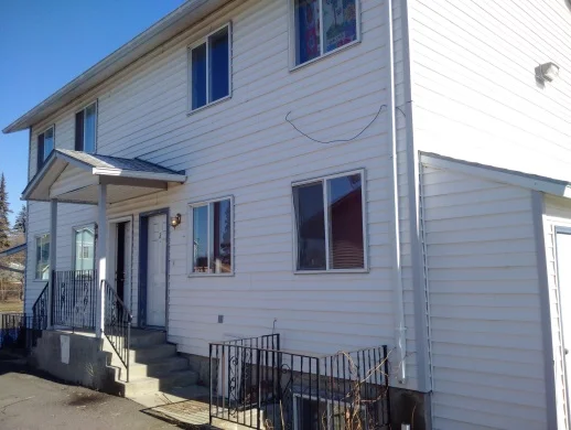 3 Unit Apartment in East Spokane Sale: $141,000