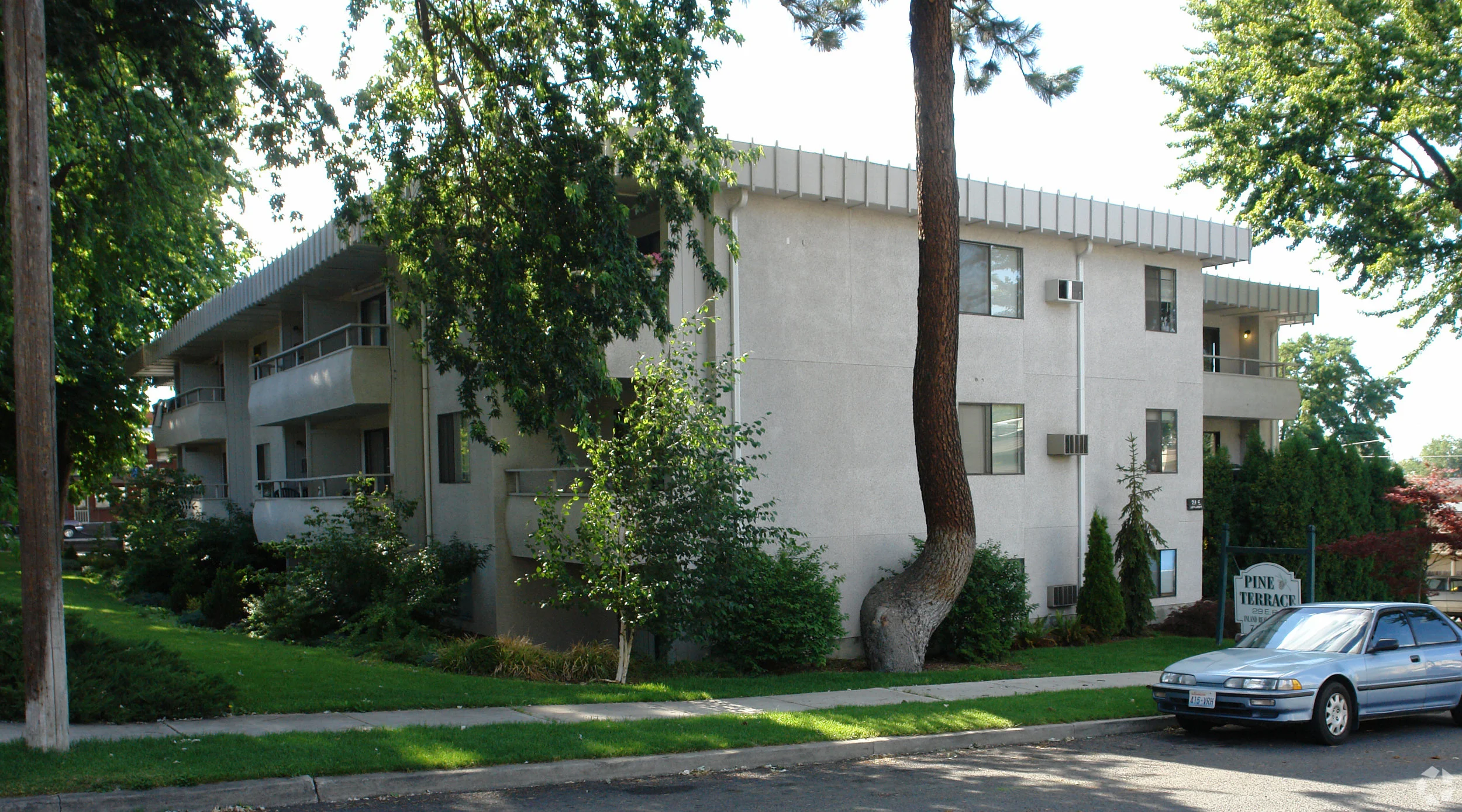 20 Unit Apartment in the South Hill Medical District Sale: $1,225,000