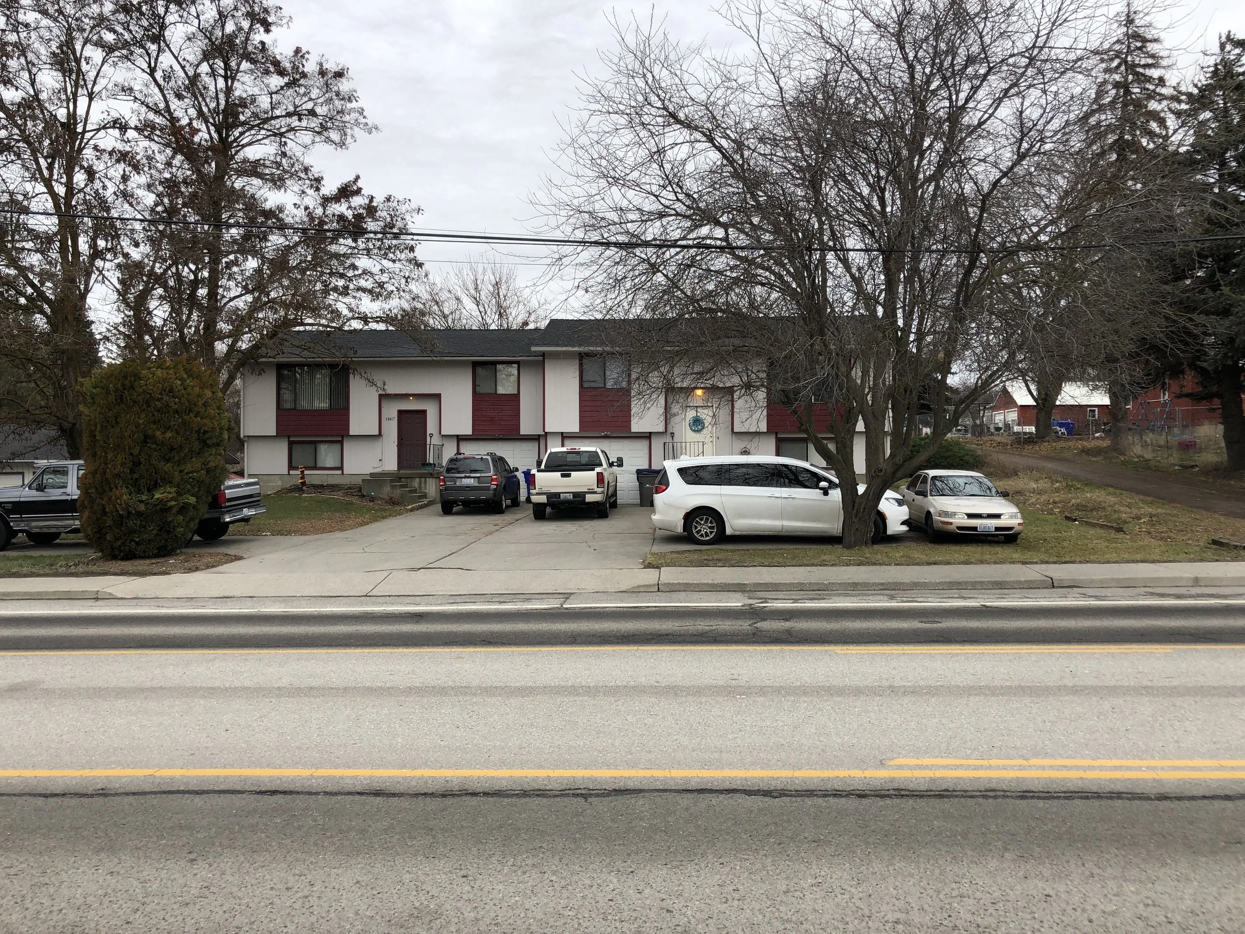 Duplex in Spokane Valley Sale: $230,000