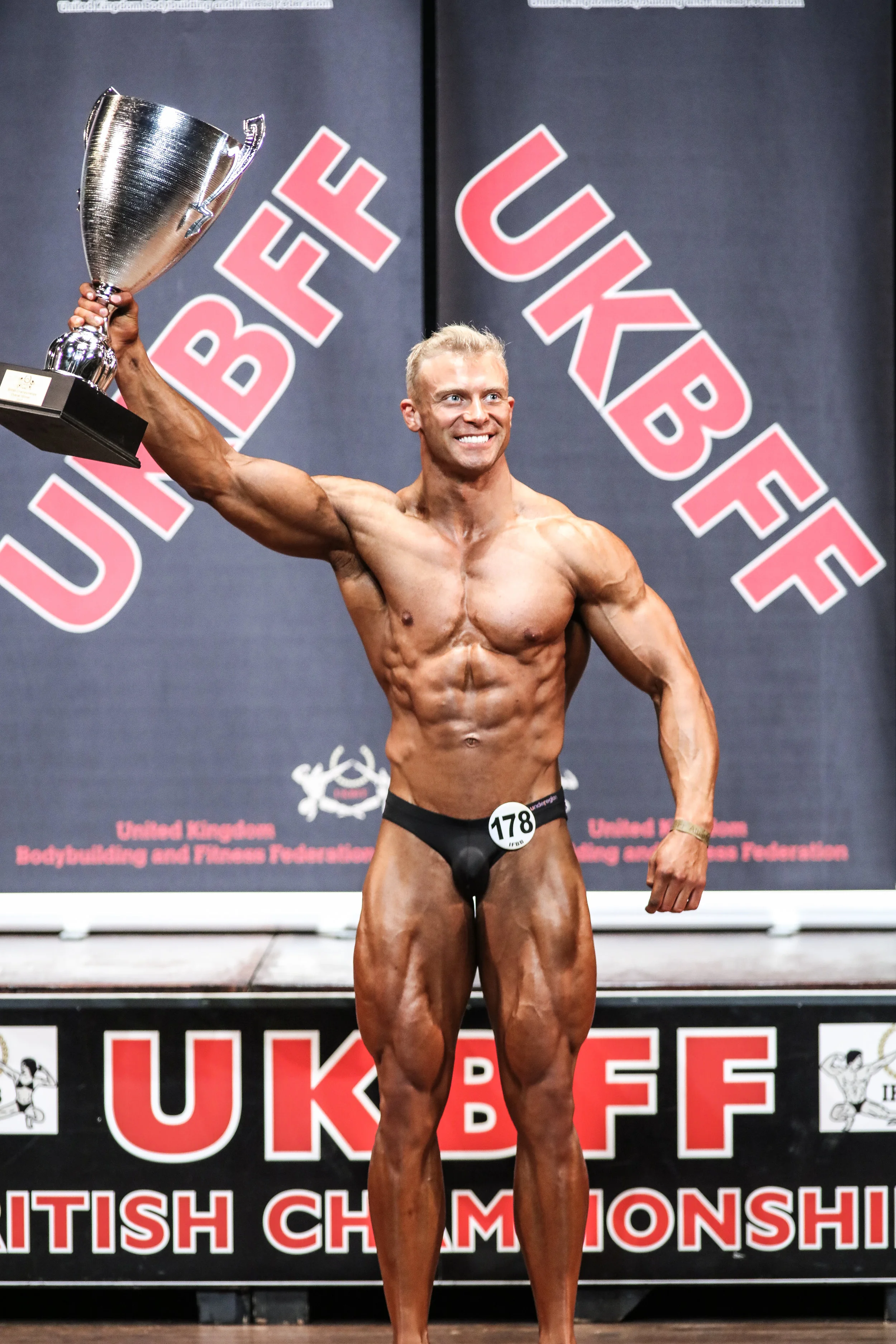 UKBFF ATHLETE OF THE WEEK – ANDREW DONE