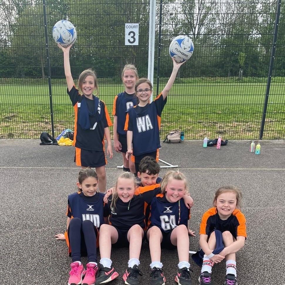 Great teamwork tonight for the U9 navy squad winning 8-1! CPOM was Olivia and OPOM was Ernie. Well done everyone! #blueandorangefamily🧡🐝💙
