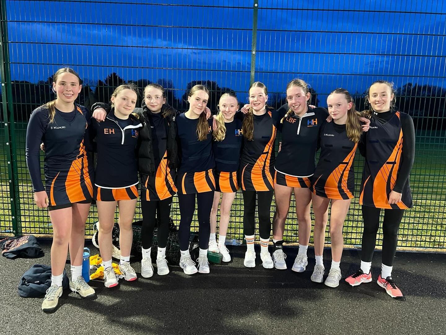 U13s! Oranges; against a strong U14s Wodson A team, the girls made a good, but again, a little slow start, ending the quarter 8:8. The girls got their heads in the game in the second quarter and pulled away. The girls got their passing down the court