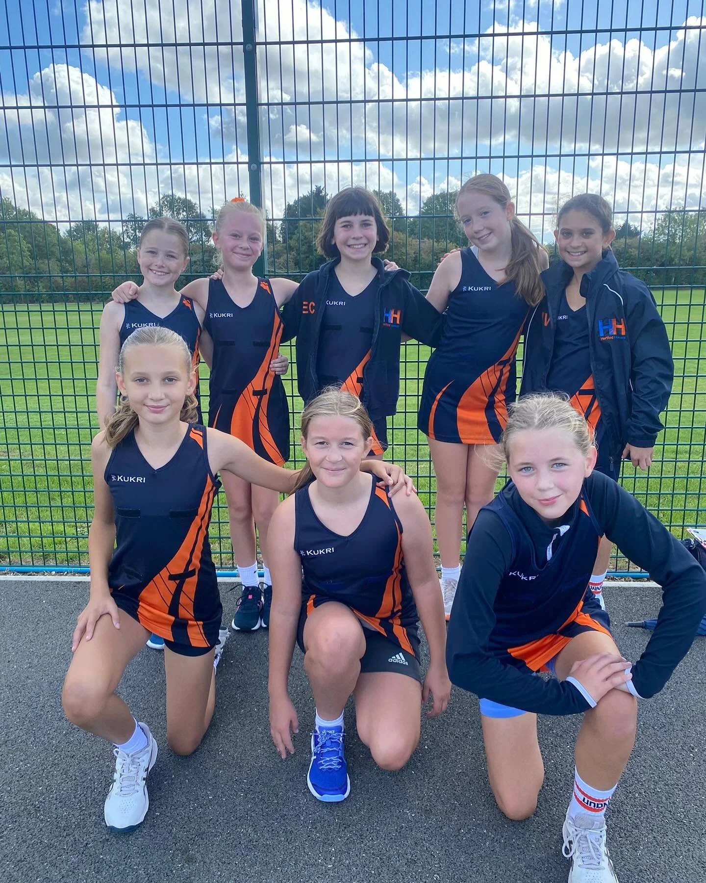 ⚡️ A good start to the BDNL for the U11 Orange team this morning with a 34-5 win. At times, the ball flowed lovely down the court, and the whole team defended really well. Libby & Frankie defended brilliantly in the circle.⚡️
🧡 OPOM - Rowan
💙