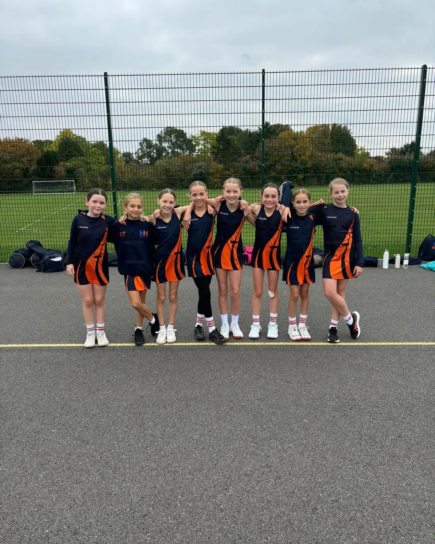 Brilliant effort from this lovely U10 bunch today! Good intentions, but couldn&rsquo;t quite execute their ideas consistently enough throughout the game. The circle defence worked their socks off earning themselves players of the match 💪. 

Well don