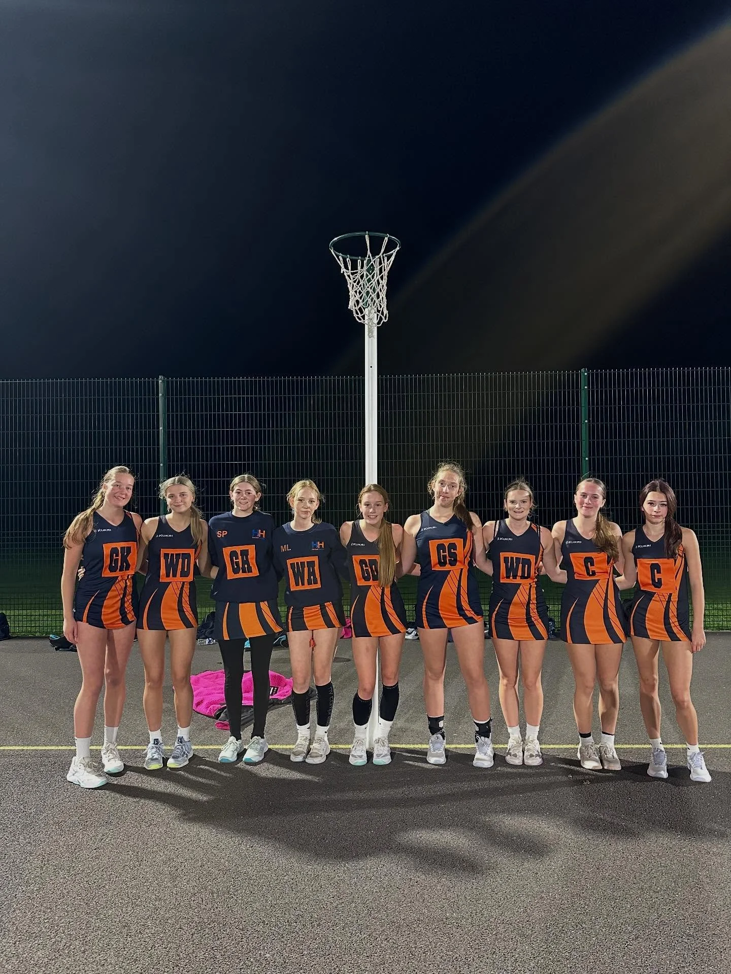 Team 1 Match Recap 🐝💙🧡

Team 1 faced a very strong and physical Palmers Green side last night. From the first whistle, the opposition made it tough to get free, reading the game well and picking off several passes through intercepts and tips.

Our