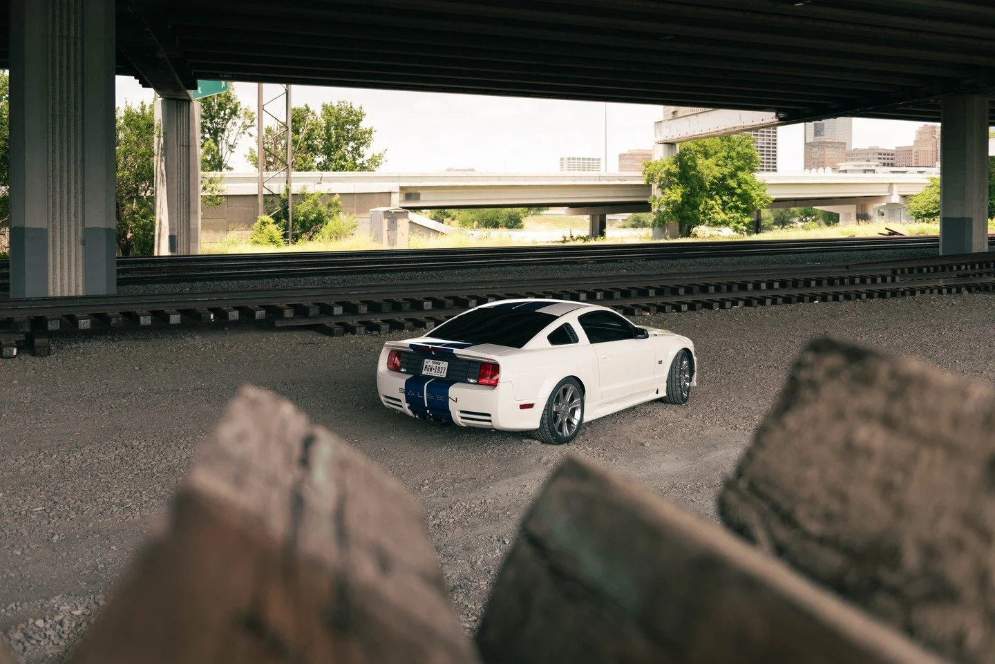 Shoutout to @garymoore35 for trusting us with a full bolt-on setup for his Saleen Mustang.

We did the standard full bolt-on offering to target 400HP at the crank, and still maintain the street-ability of the car.

The full build is featured on our w