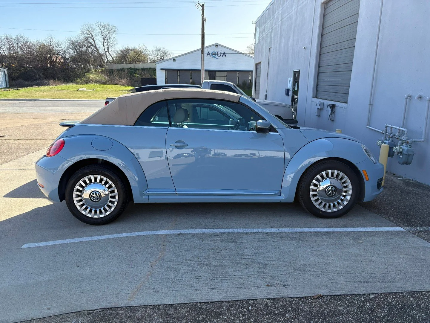 Shoutout to @abi.lovebugs for bring in her VW Bug for some minor fabrication work.

She originally installed a set of bolt-on heart shaped exhaust tips, but they typically never fit exactly right. Due to the design of the set screws, they need a comp