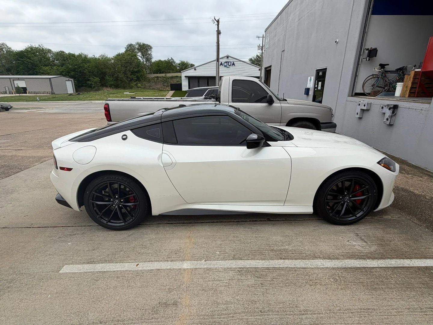Shoutout to Mr. Olivares for bringing us his New Nissan Z for a Tomei Single exit exhaust install.

We finally got to get underneath a new Z over here at GRW, and we're excited to branch further out into this platform as the market allows.

Mr. Oliva