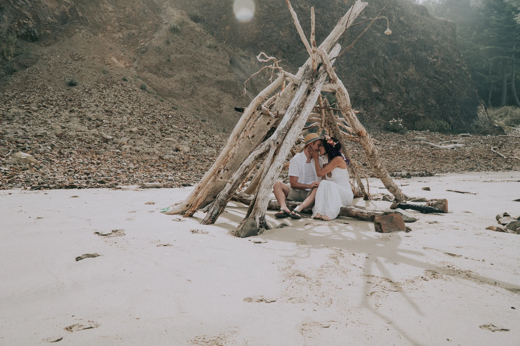 OregonCoast_Elopement_EcolaStatePark_18.jpg