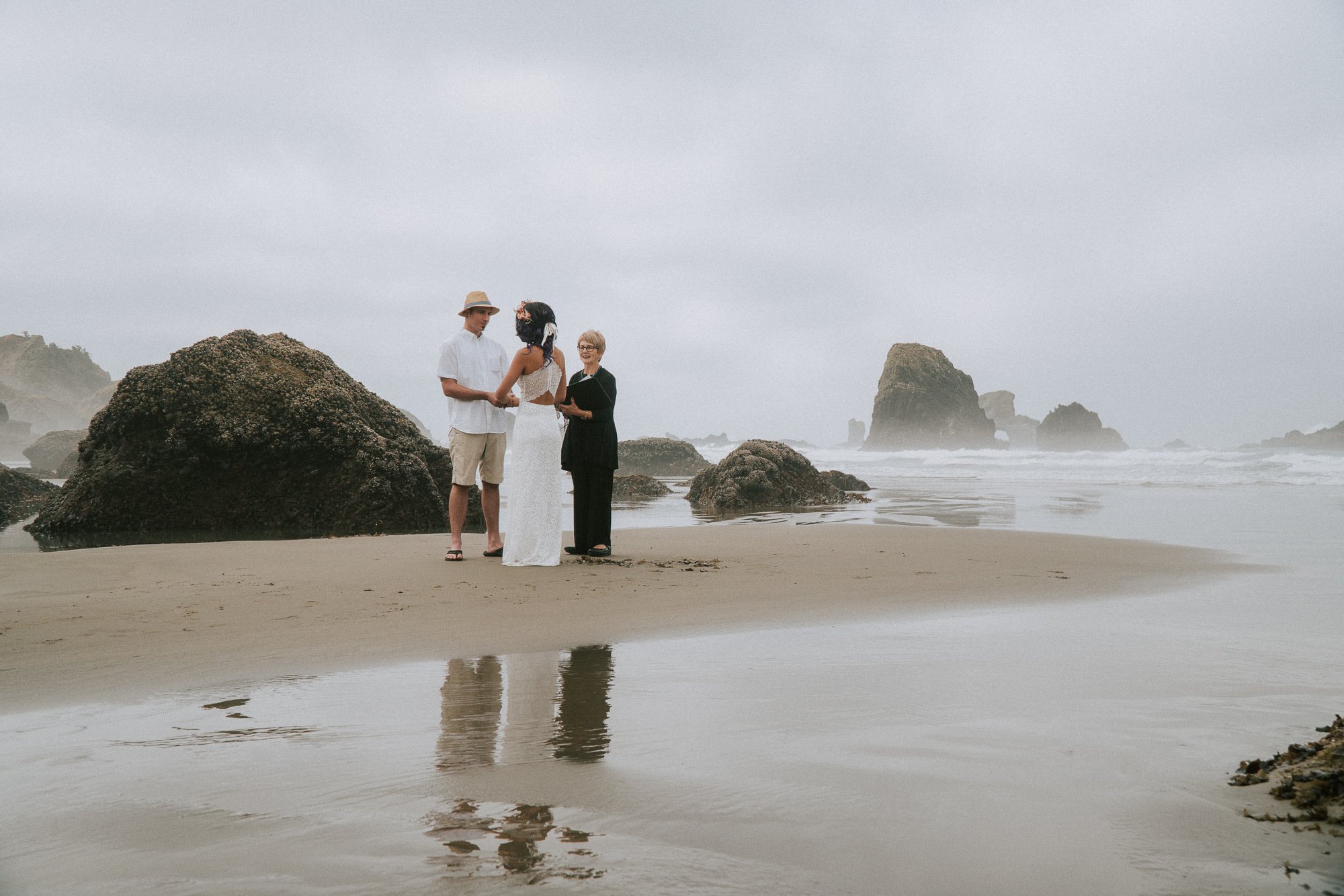 Oregon+Beach+Elopement.jpeg