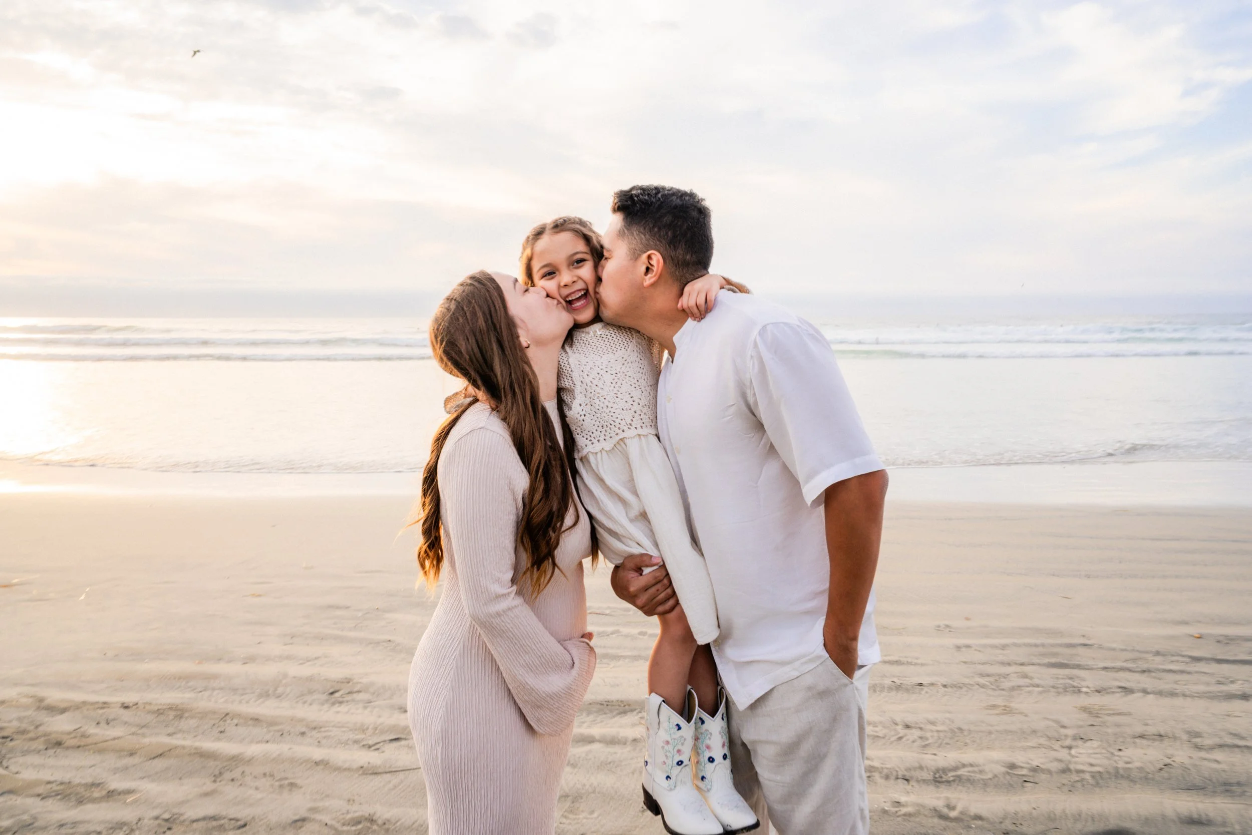 Family Photography San Digo_ScrippsPier_LaJolla Beach_1.jpg