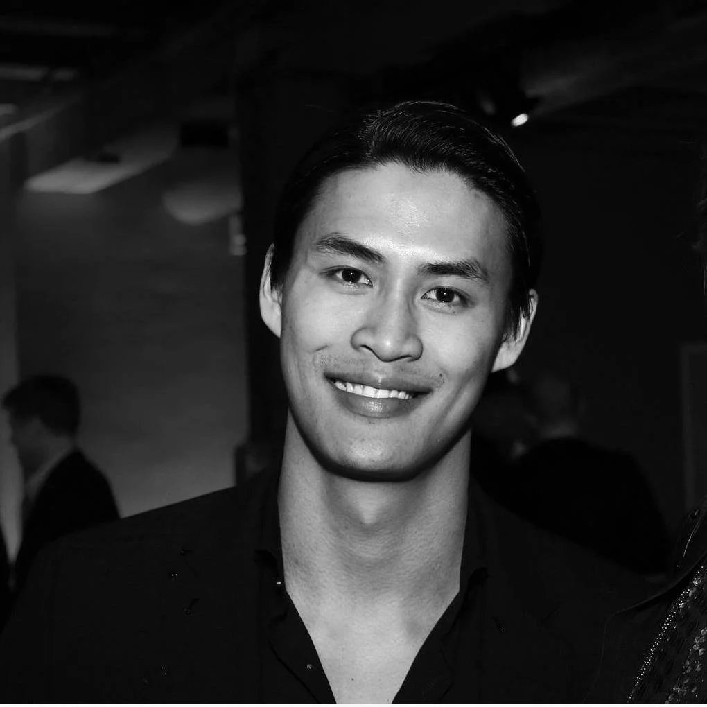 Julian Jung ( @julianmjung ) Partner at Game Theory Group. Editor, The Blockchain Brief. Founder of @tablelist . Investor in @drizlyinc , @aldenharlow .