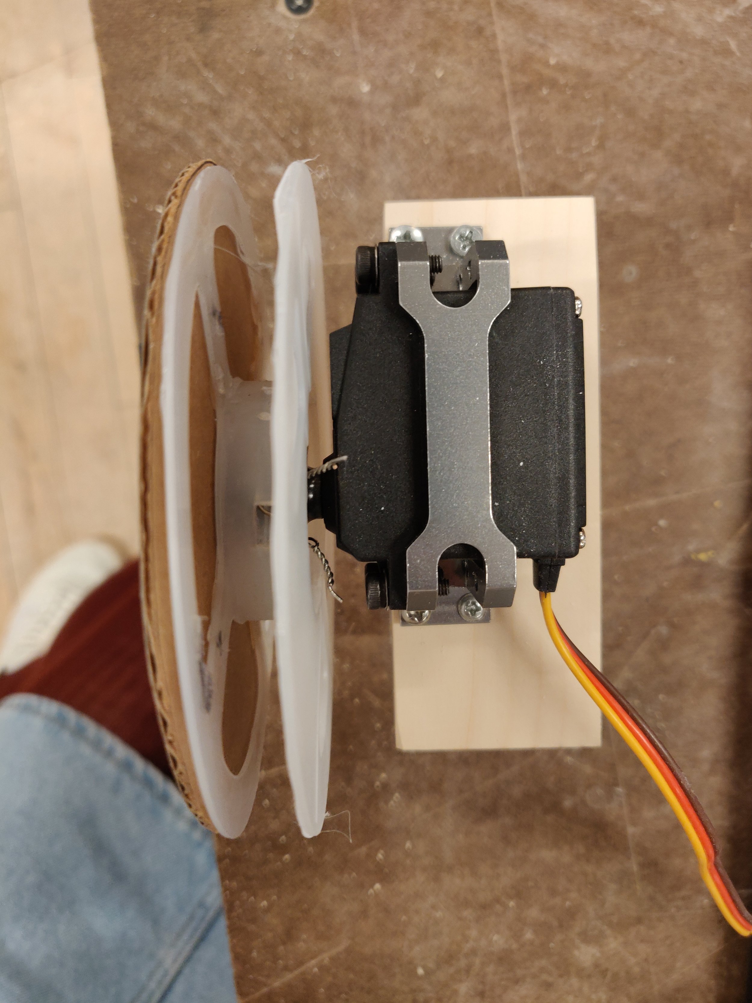 Top view of the mounted servo