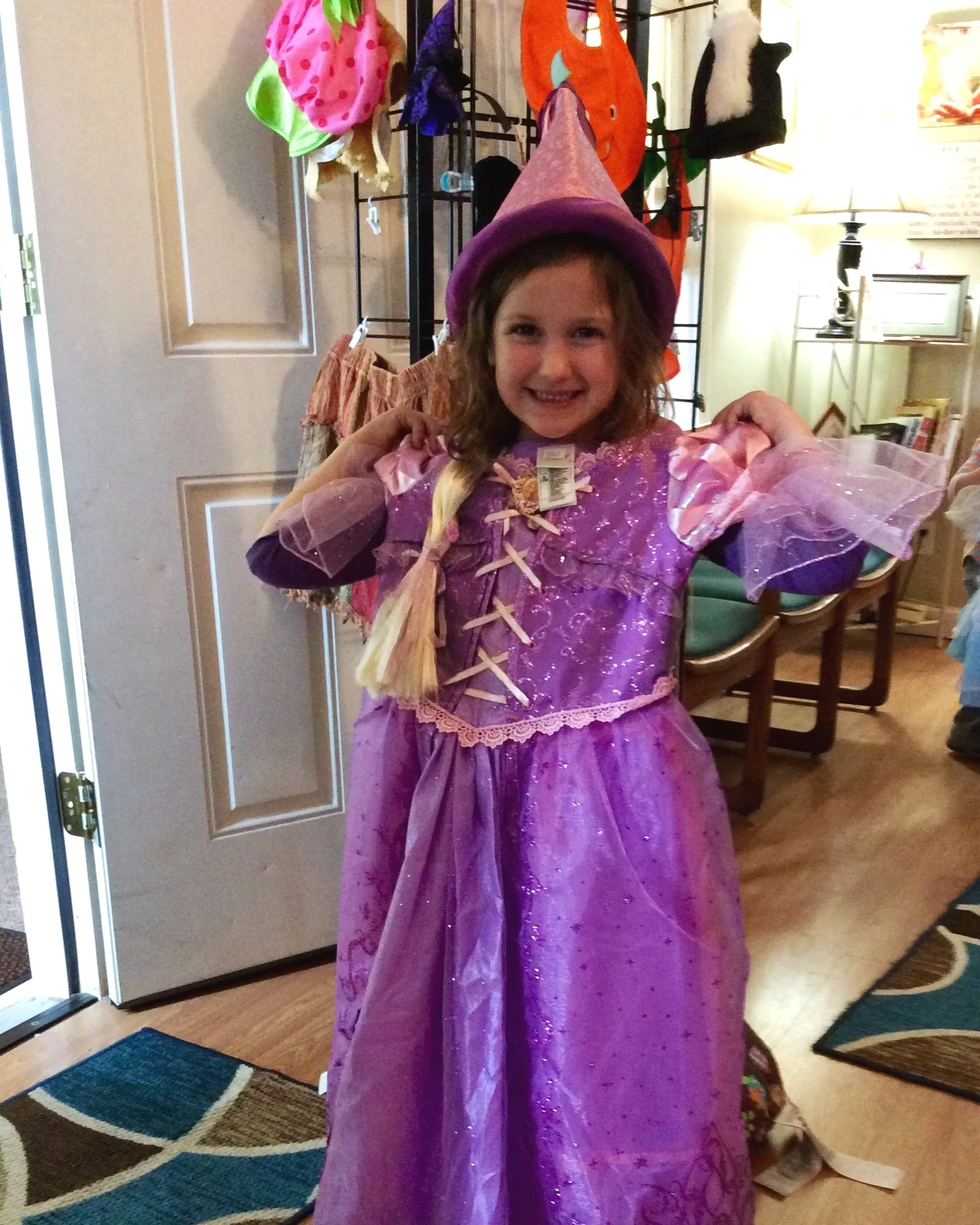 Copy+of+LLCMC+elsa+costume+girl.jpg