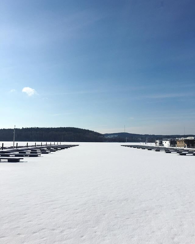 Onpahan ollut viikko! Monen toimijan kev&auml;&auml;n kalenteri tyhjeni kerralla.

Omaa rauhaa on nyt luvassa, kun nuhaisen lapsen kanssa ollaan linnottauduttu kotiin. Jos t&auml;m&auml;n karenssikev&auml;&auml;n j&auml;lkeen joku sanoo, ettei ole eh