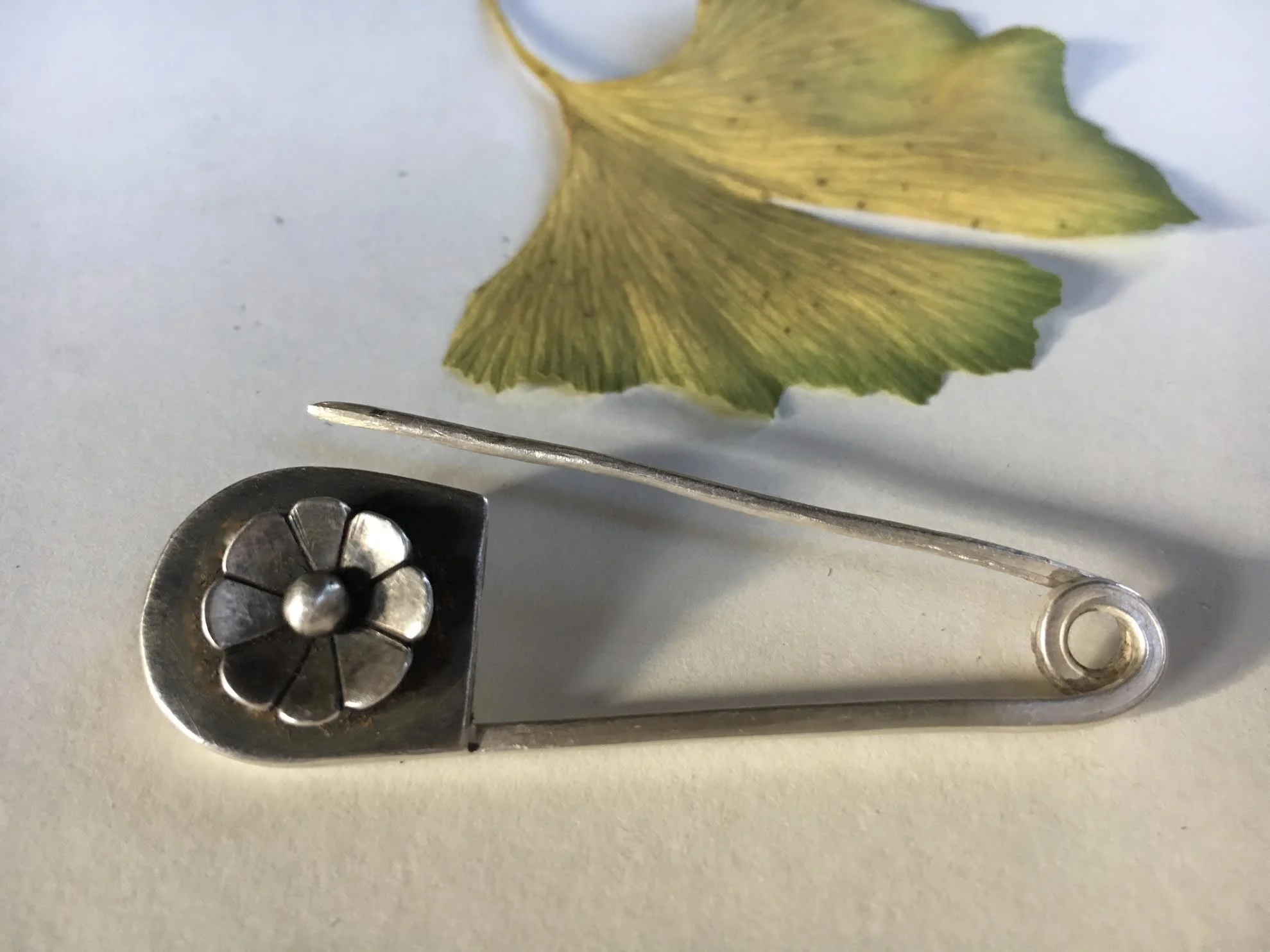 Flower pin