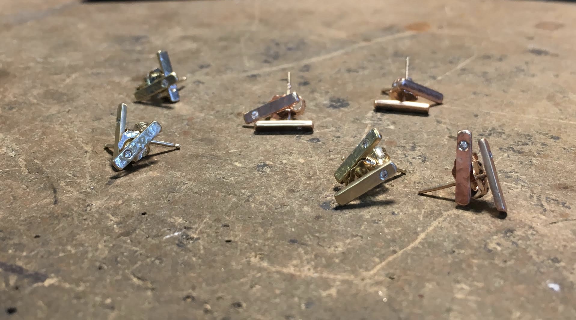 14K GOLD DIAMOND BAR EARRINGS